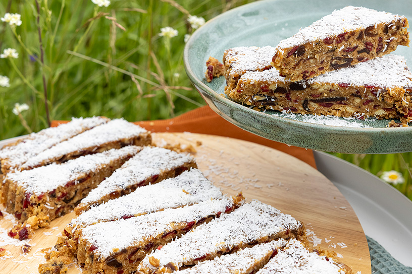 Zelfgemaakte dadel-cranberrytaart van een lezer.